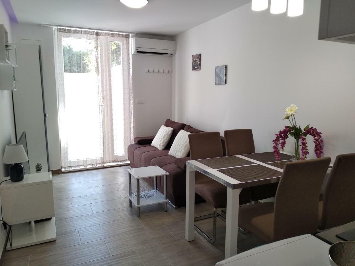 Apartment Nives In The City Center - Free Parking Split Kültér fotó
