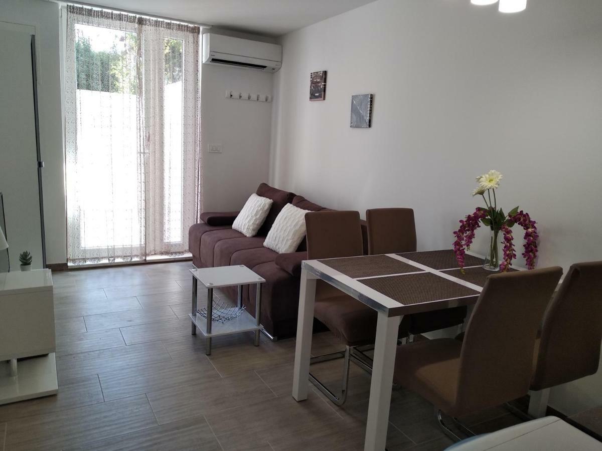 Apartment Nives In The City Center - Free Parking Split Kültér fotó