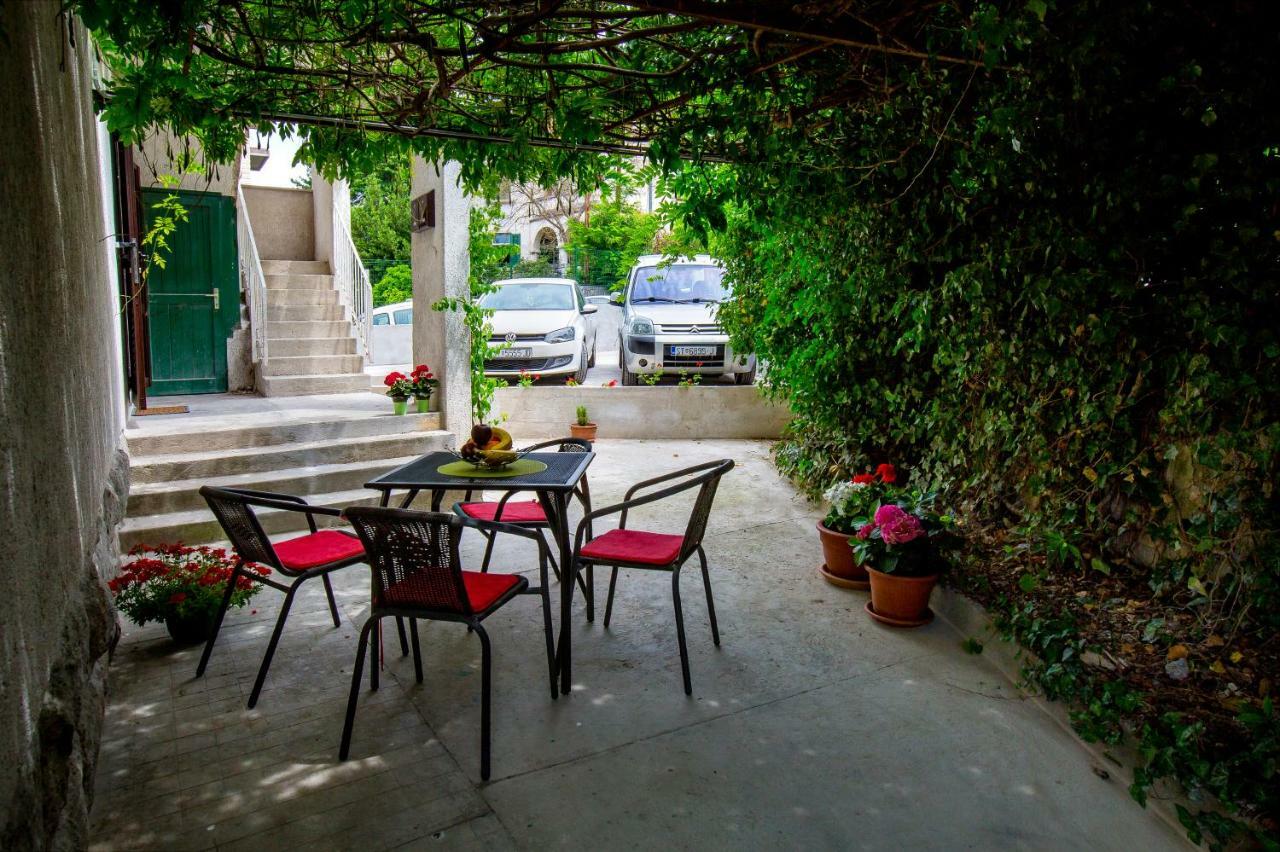 Apartment Nives In The City Center - Free Parking Split Kültér fotó