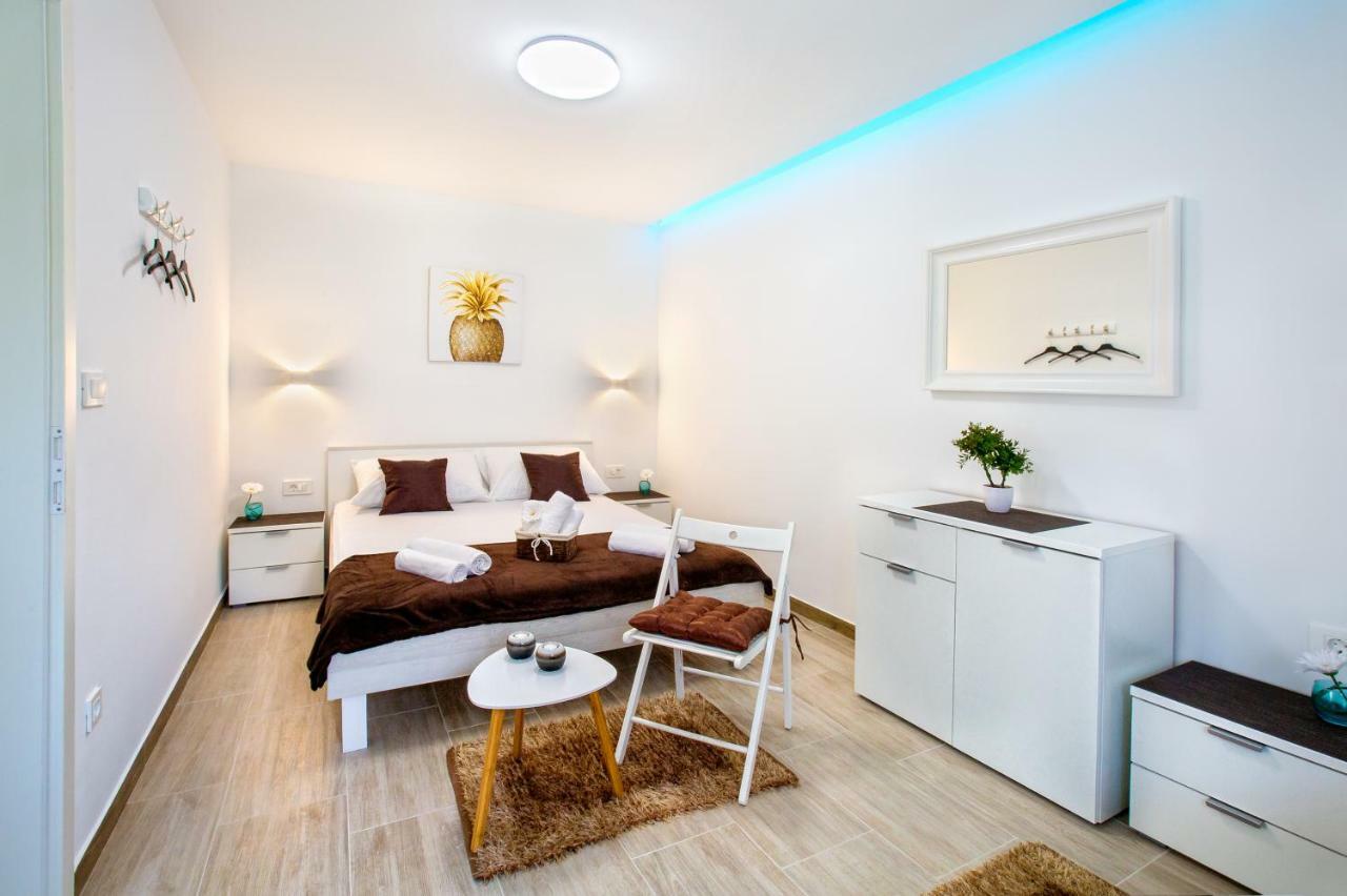 Apartment Nives In The City Center - Free Parking Split Kültér fotó