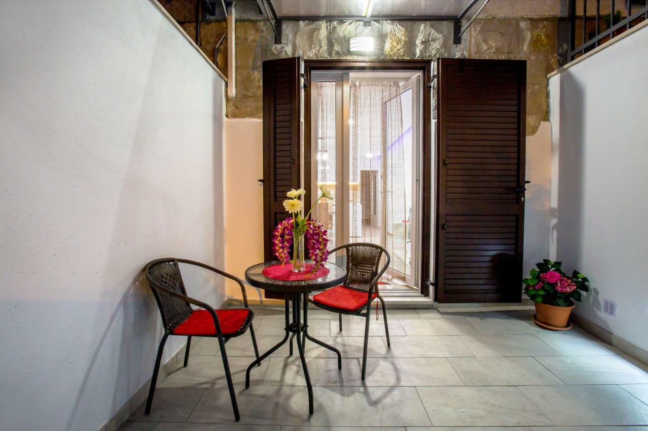 Apartment Nives In The City Center - Free Parking Split Kültér fotó